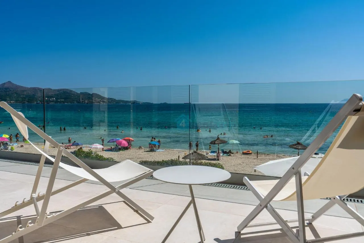 M4R 1 Villa Laura Front Line Beach House