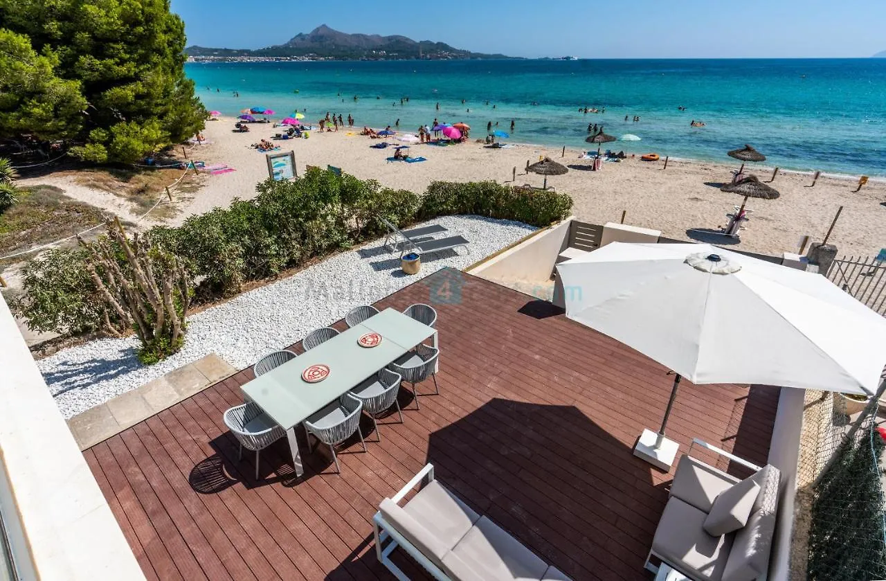 M4R 1 Villa Laura Front Line Beach House
