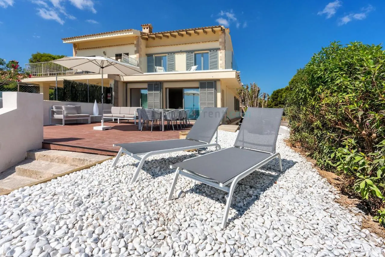 M4R 1 Villa Laura Front Line Beach House
