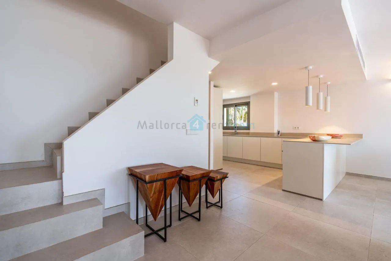 M4R 1 Villa Laura Front Line Beach House