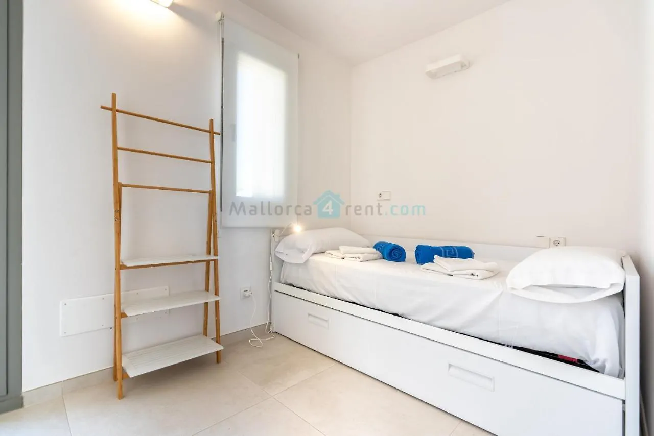 M4R 1 Villa Laura Front Line Beach House